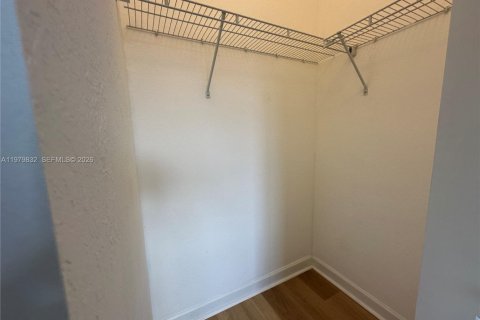 Купить кондоминиум в Майами, Флорида 3 спальни, 122.63м2, № 2044056 - фото 28