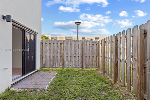 Купить кондоминиум в Майами, Флорида 3 спальни, 122.63м2, № 2044056 - фото 14