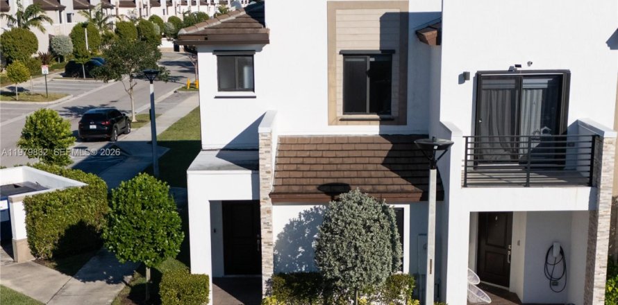 Кондоминиум с 3 спальнями в Майами, Флорида № 2044056