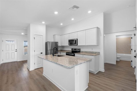 House in Lakeland, Florida 4 bedrooms, 184.04 sq.m. № 2097658 - photo 3