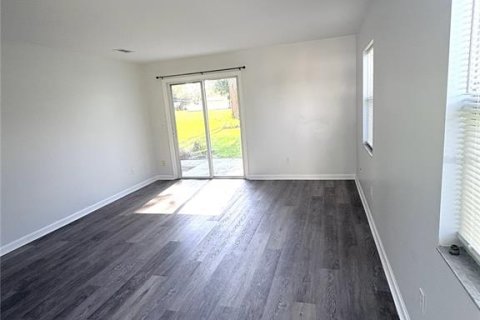 Appartement à louer à New Smyrna Beach, Floride: 3 chambres, 126.63 m2 № 2106719 - photo 2