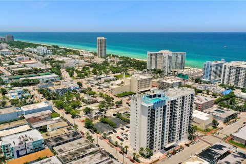 Condo in Miami Beach, Florida, 1 bedroom  № 1845884 - photo 25