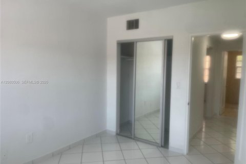 Снять в аренду кондоминиум в Майами, Флорида 1 спальня, 53.88м2, № 2270204 - фото 15