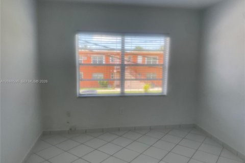 Снять в аренду кондоминиум в Майами, Флорида 1 спальня, 53.88м2, № 2270204 - фото 11