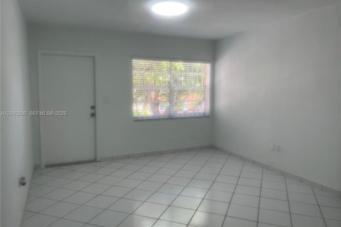 Снять в аренду кондоминиум в Майами, Флорида 1 спальня, 53.88м2, № 2270204 - фото 4