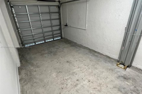 Купить таунхаус в Хомстед, Флорида 3 спальни, 157.47м2, № 1974694 - фото 20