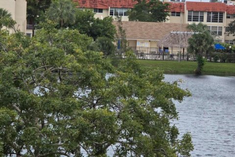 Condominio en venta en Sunrise, Florida, 2 dormitorios, 78.97 m2 № 2250229 - foto 28