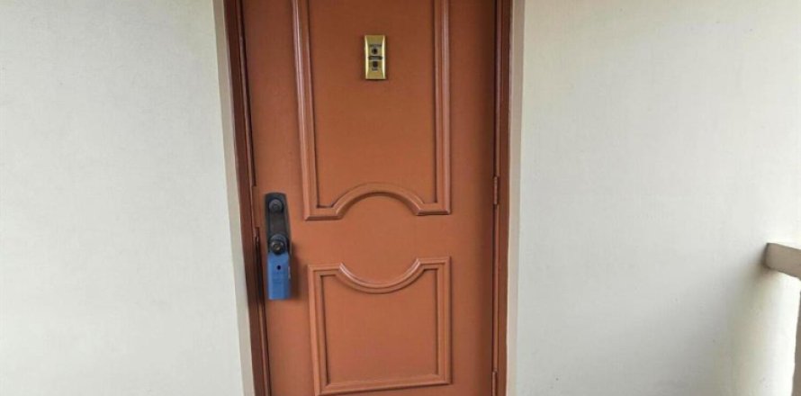 Condominio en Sunrise, Florida, 2 dormitorios № 2250229
