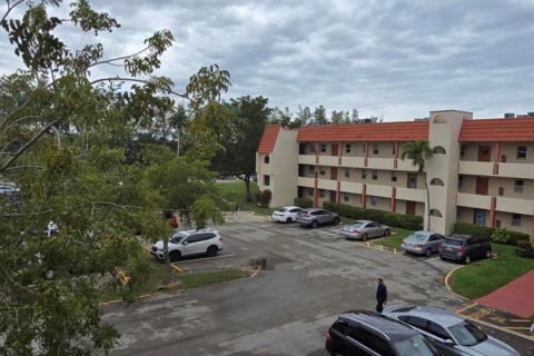 Condominio en venta en Sunrise, Florida, 2 dormitorios, 78.97 m2 № 2250229 - foto 27