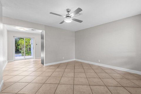 Touwnhouse à louer à Cooper City, Floride: 2 chambres, 102.19 m2 № 2404069 - photo 11