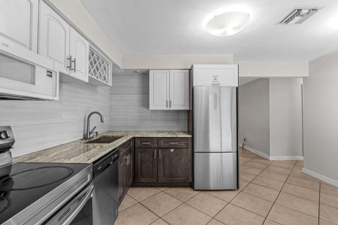 Touwnhouse à louer à Cooper City, Floride: 2 chambres, 102.19 m2 № 2404069 - photo 7