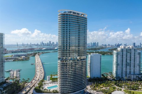 Condominio en venta en Miami Beach, Florida, 1 dormitorio, 81.57 m2 № 1868063 - foto 1