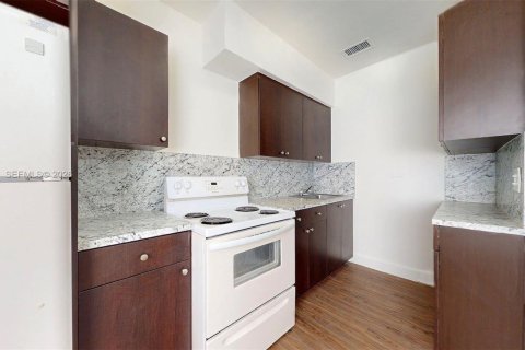 Снять в аренду виллу или дом в Хайалиа, Флорида 1 спальня, 60.39м2, № 2026823 - фото 8