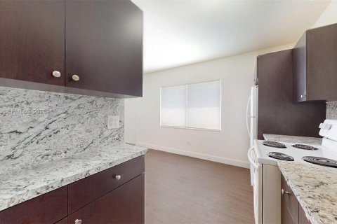 Снять в аренду виллу или дом в Хайалиа, Флорида 1 спальня, 60.39м2, № 2026823 - фото 9