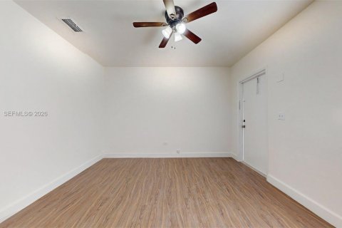 Снять в аренду виллу или дом в Хайалиа, Флорида 1 спальня, 60.39м2, № 2026823 - фото 15