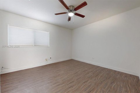 Снять в аренду виллу или дом в Хайалиа, Флорида 1 спальня, 60.39м2, № 2026823 - фото 11