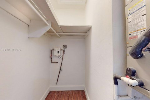 Снять в аренду виллу или дом в Хайалиа, Флорида 1 спальня, 60.39м2, № 2026823 - фото 21