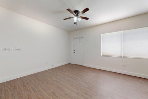 Снять в аренду виллу или дом в Хайалиа, Флорида 1 спальня, 60.39м2, № 2026823 - фото 14