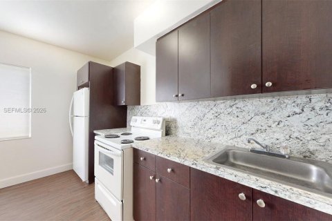 Снять в аренду виллу или дом в Хайалиа, Флорида 1 спальня, 60.39м2, № 2026823 - фото 10