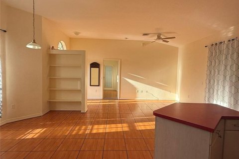 Villa ou maison à louer à North Port, Floride: 3 chambres, 112.88 m2 № 2106295 - photo 4