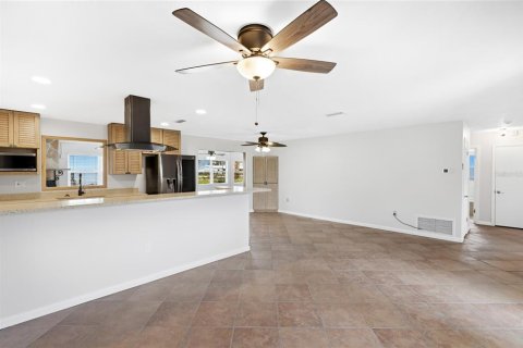 Villa ou maison à louer à Sarasota, Floride: 3 chambres, 148.09 m2 № 2211263 - photo 8