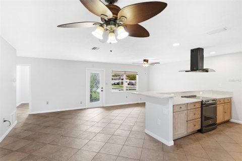 Villa ou maison à louer à Sarasota, Floride: 3 chambres, 148.09 m2 № 2211263 - photo 10