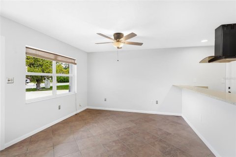 Villa ou maison à louer à Sarasota, Floride: 3 chambres, 148.09 m2 № 2211263 - photo 9