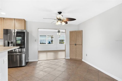 Villa ou maison à louer à Sarasota, Floride: 3 chambres, 148.09 m2 № 2211263 - photo 11