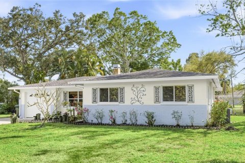 Villa ou maison à louer à Sarasota, Floride: 3 chambres, 148.09 m2 № 2211263 - photo 2
