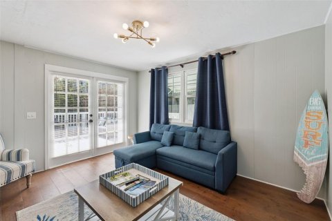 Casa en alquiler en New Smyrna Beach, Florida, 5 dormitorios, 153.66 m2 № 2100422 - foto 4