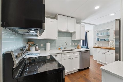 Casa en alquiler en New Smyrna Beach, Florida, 5 dormitorios, 153.66 m2 № 2100422 - foto 8