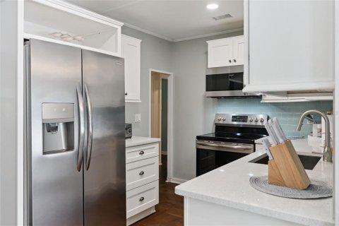 Casa en alquiler en New Smyrna Beach, Florida, 5 dormitorios, 153.66 m2 № 2100422 - foto 9