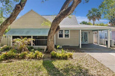 Casa en New Smyrna Beach, Florida 5 dormitorios, 153.66 m2 № 2100422