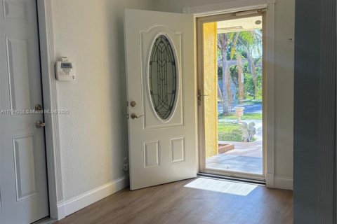 House in Margate, Florida 3 bedrooms, 158.86 sq.m. № 1715382 - photo 16