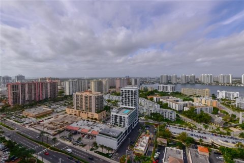 Copropriété à louer à Sunny Isles Beach, Floride: 4 chambres, 254.18 m2 № 1804519 - photo 28