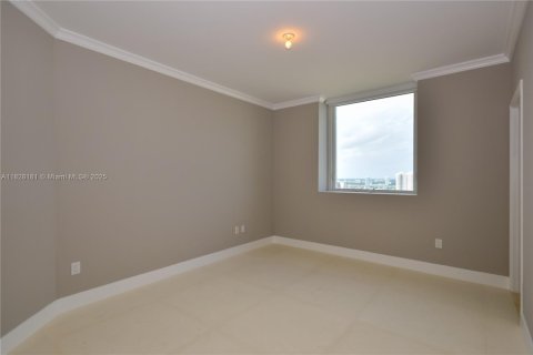 Copropriété à louer à Sunny Isles Beach, Floride: 4 chambres, 254.18 m2 № 1804519 - photo 15