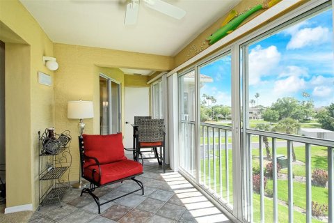 Condo in Sarasota, Florida, 2 bedrooms  № 2280105 - photo 8