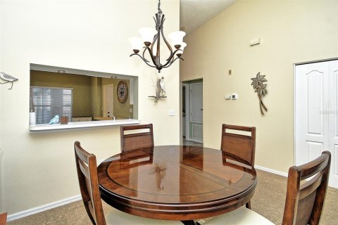 Condo in Sarasota, Florida, 2 bedrooms  № 2280105 - photo 10