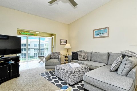 Condo in Sarasota, Florida, 2 bedrooms  № 2280105 - photo 3