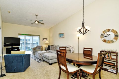 Condo in Sarasota, Florida, 2 bedrooms  № 2280105 - photo 2
