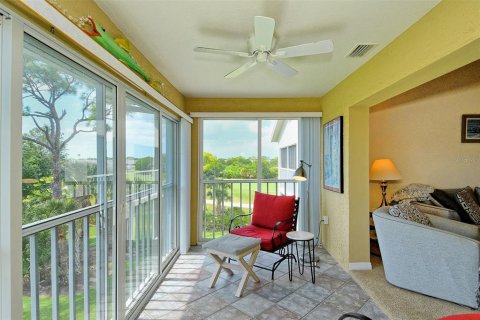 Condo in Sarasota, Florida, 2 bedrooms  № 2280105 - photo 4