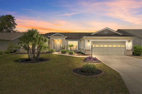 House in Leesburg, Florida 3 bedrooms, 168.52 sq.m. № 2114487