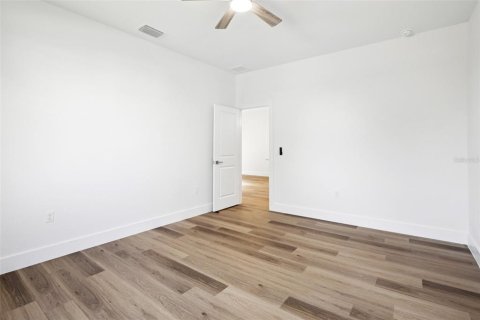 Propiedad comercial en venta en Port Charlotte, Florida, 6 dormitorios, 120.77 m2 № 2166415 - foto 23