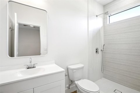 Propiedad comercial en venta en Port Charlotte, Florida, 6 dormitorios, 120.77 m2 № 2166415 - foto 20