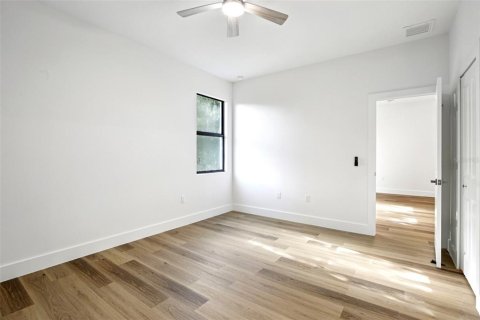 Propiedad comercial en venta en Port Charlotte, Florida, 6 dormitorios, 120.77 m2 № 2166415 - foto 19