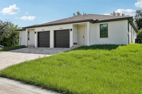 Propiedad comercial en Port Charlotte, Florida 6 dormitorios, 120.77 m2 № 2166415
