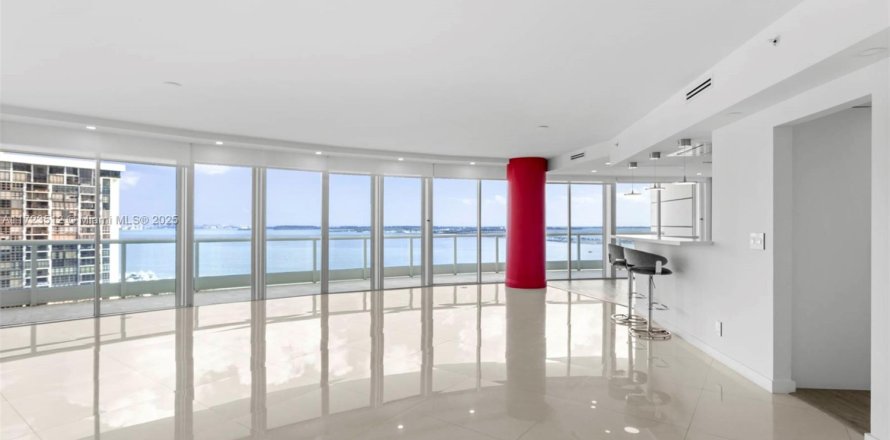 Condo à Miami, Floride, 3 chambres № 1811191