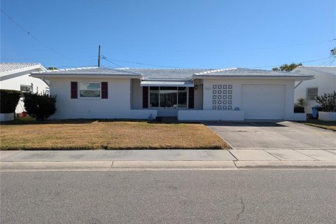 Villa ou maison à Pinellas Park, Floride 2 chambres, 147.44 m2 № 2339452