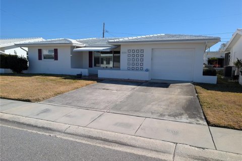 Casa en venta en Pinellas Park, Florida, 2 dormitorios, 147.44 m2 № 2339452 - foto 3
