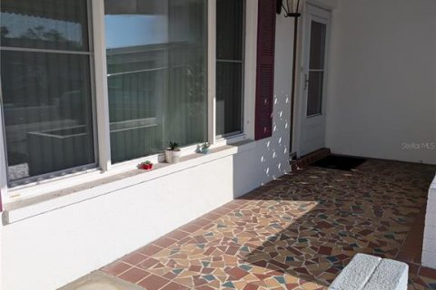 Casa en venta en Pinellas Park, Florida, 2 dormitorios, 147.44 m2 № 2339452 - foto 5
